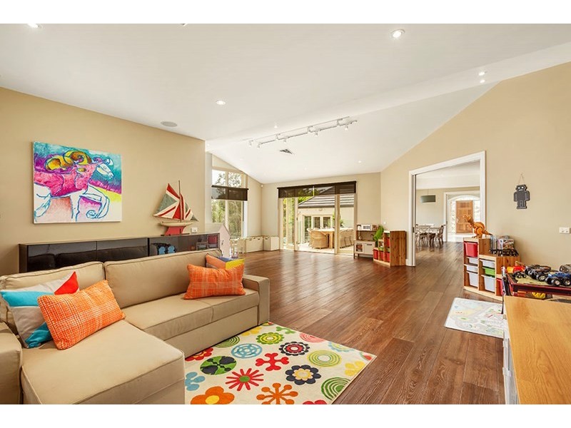 21 Amersham Drive, Warrandyte VIC 3113