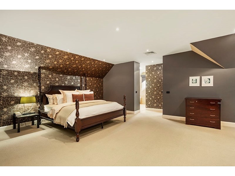 21 Amersham Drive, Warrandyte VIC 3113
