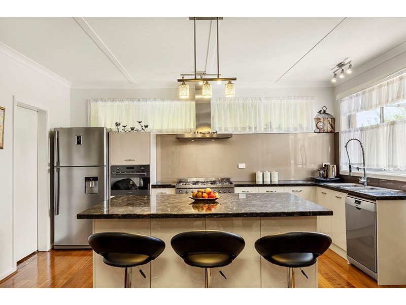 17 Alison Avenue, Bulleen VIC 3105