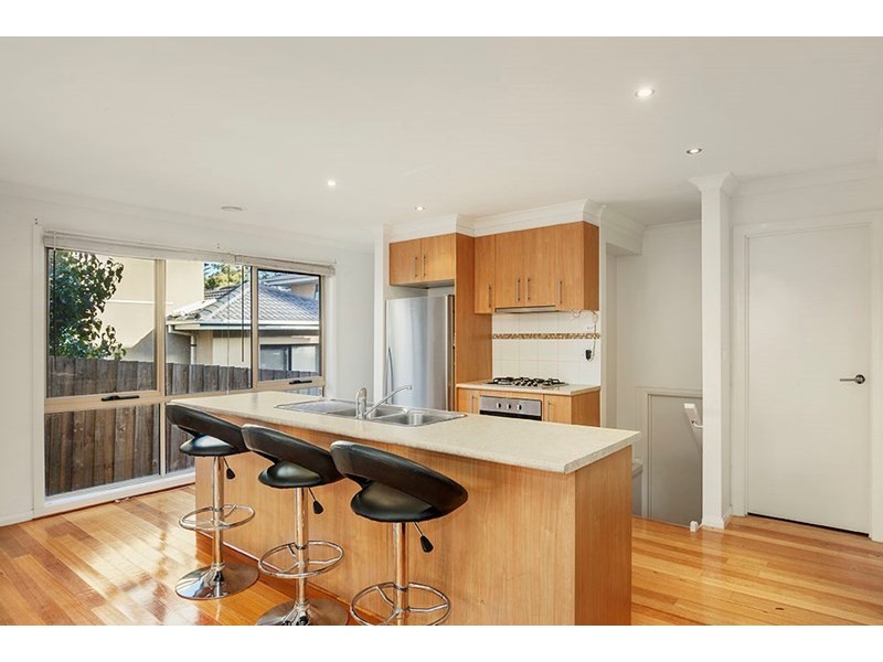 2/24 Boronia Grove, Doncaster East VIC 3109