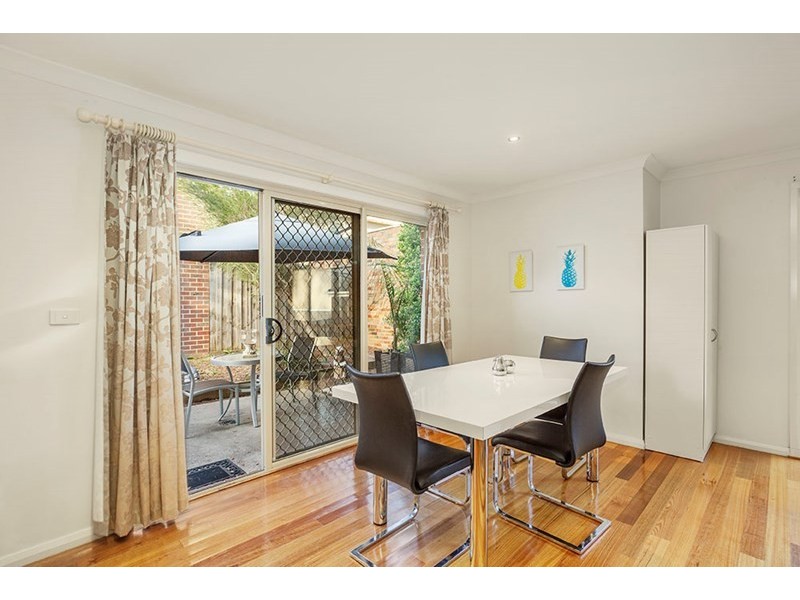 2/24 Boronia Grove, Doncaster East VIC 3109