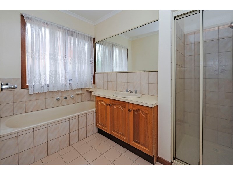 62 Newlands Crescent, Doncaster East VIC 3109