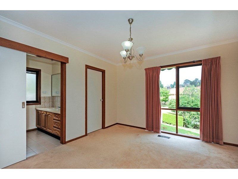62 Newlands Crescent, Doncaster East VIC 3109