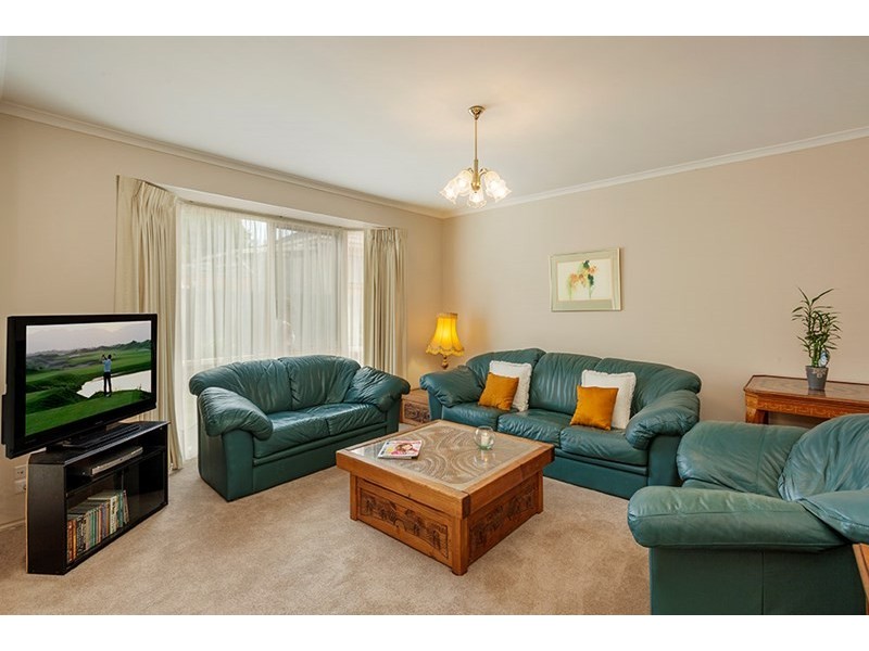 2/57 Tunstall Road, Donvale VIC 3111