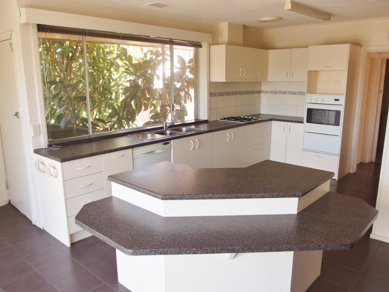 1/18 Outlook Drive, Doncaster VIC 3108