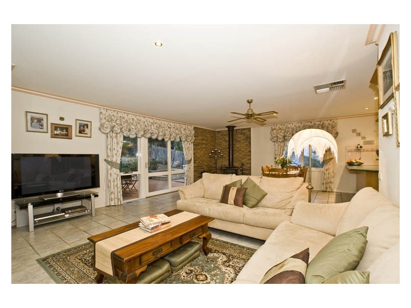 18 Schafter Drive, Doncaster East VIC 3109