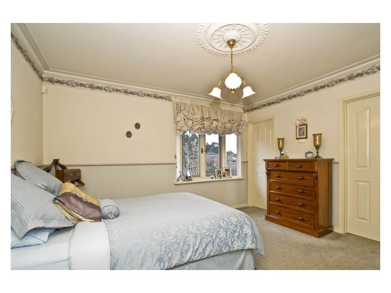 18 Schafter Drive, Doncaster East VIC 3109