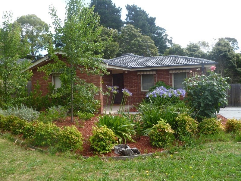 16 Jull Parade, Ringwood North VIC 3134