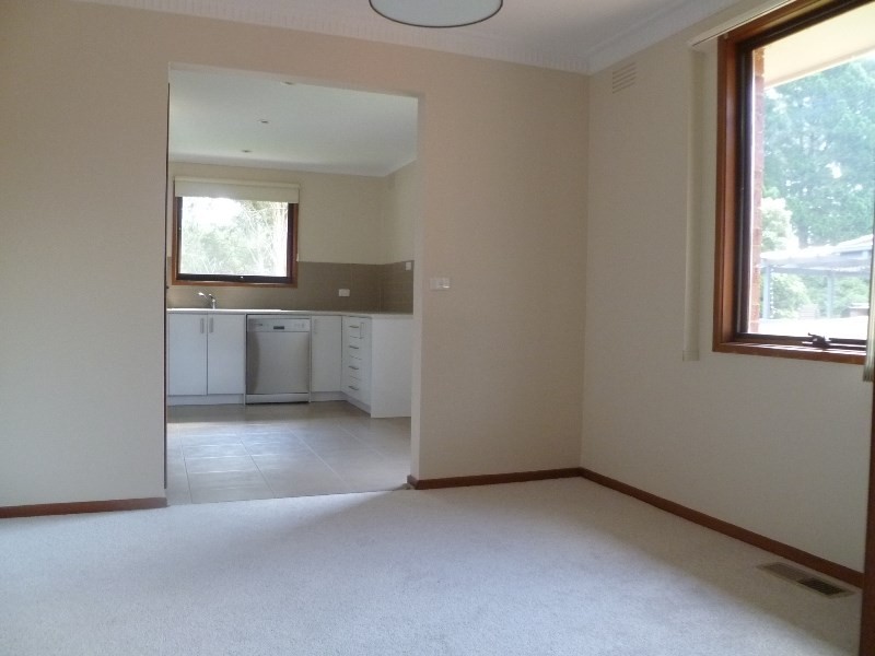 16 Jull Parade, Ringwood North VIC 3134