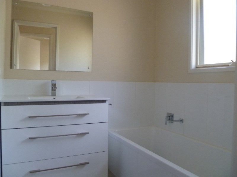 16 Jull Parade, Ringwood North VIC 3134