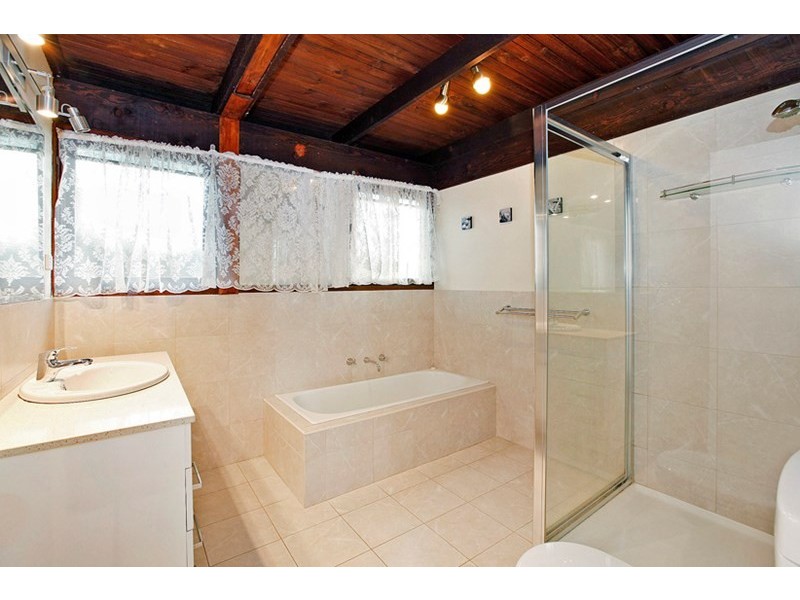 13 Belinda Crescent, Doncaster East VIC 3109