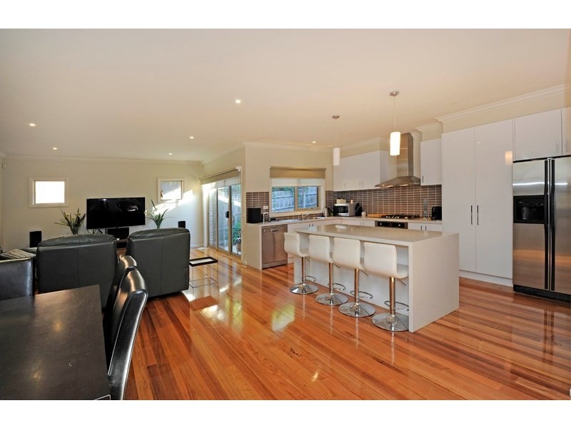 2/122 Beverley Street, Doncaster East VIC 3109