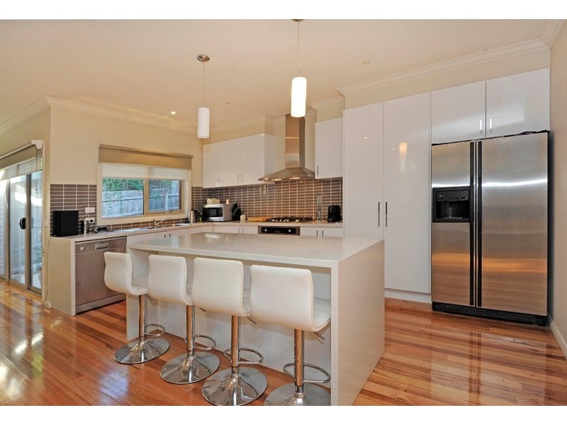 2/122 Beverley Street, Doncaster East VIC 3109