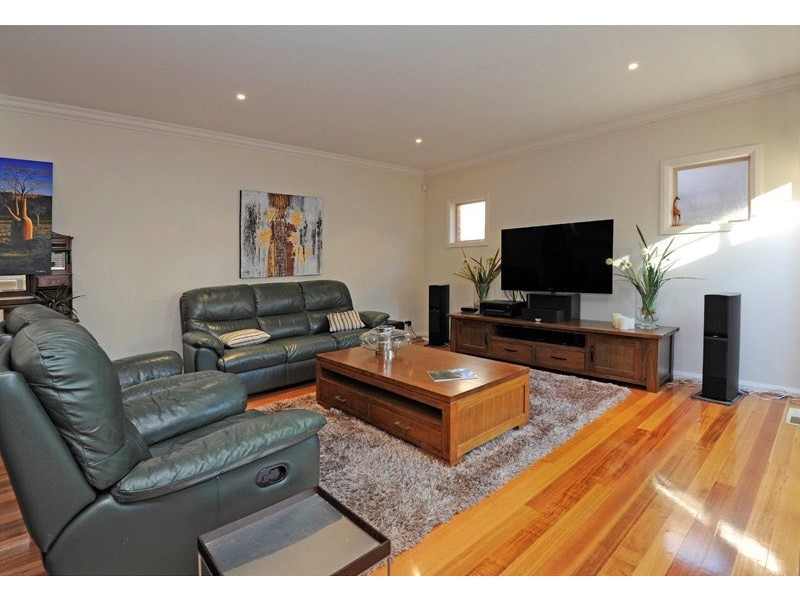 2/122 Beverley Street, Doncaster East VIC 3109