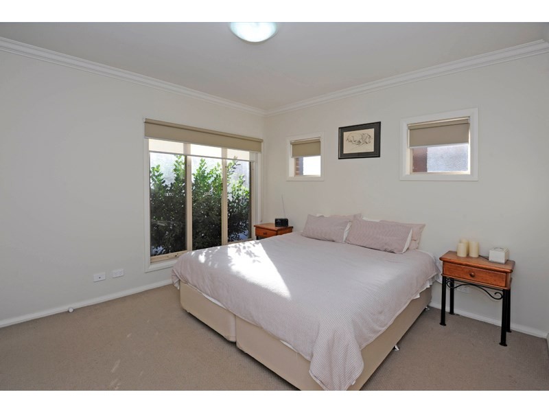 2/122 Beverley Street, Doncaster East VIC 3109