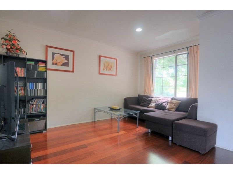 9 Peppermint Grove, Box Hill South VIC 3128
