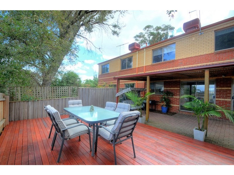 9 Peppermint Grove, Box Hill South VIC 3128