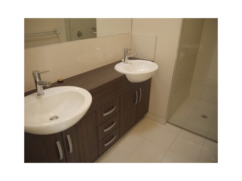 1 Crossman Street, Doncaster East VIC 3109