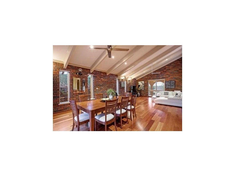 25 Toulon Drive, Templestowe Lower VIC 3107