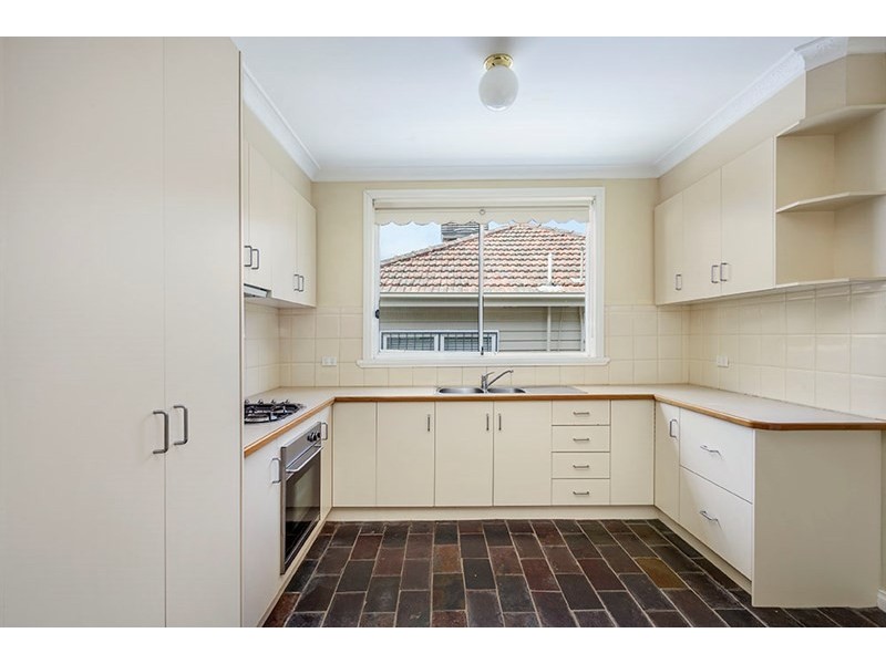 8 Kerrimuir Street, Box Hill North VIC 3129