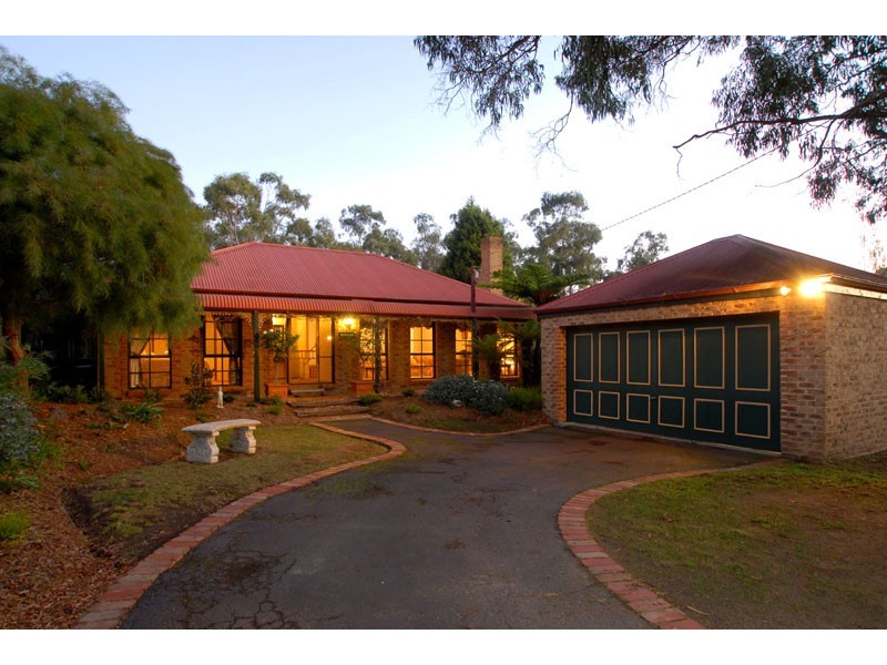 19 Waters Grove, Heathmont VIC 3135