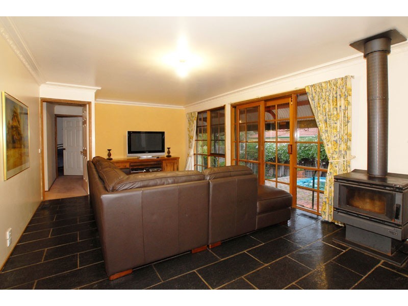 19 Waters Grove, Heathmont VIC 3135