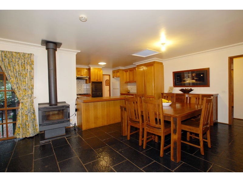 19 Waters Grove, Heathmont VIC 3135