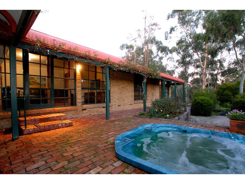 19 Waters Grove, Heathmont VIC 3135