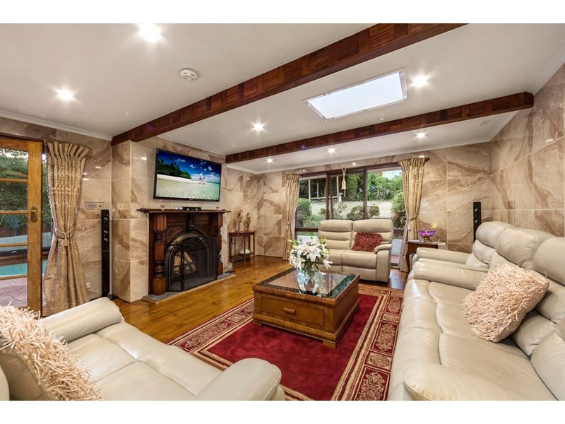 35 Koolkuna Avenue, Doncaster VIC 3108