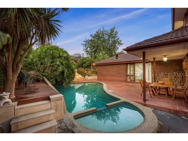 35 Koolkuna Avenue, Doncaster VIC 3108