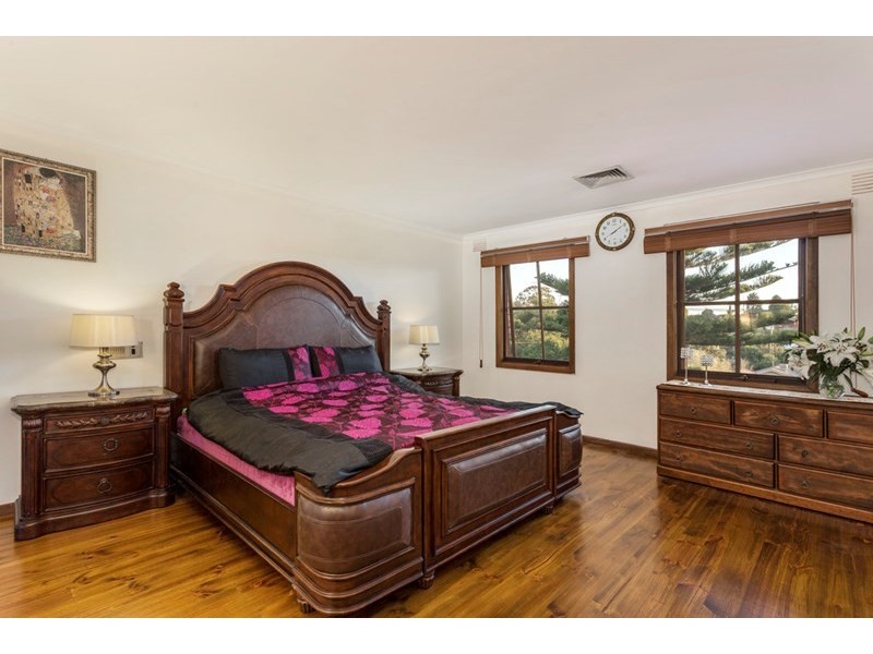 35 Koolkuna Avenue, Doncaster VIC 3108