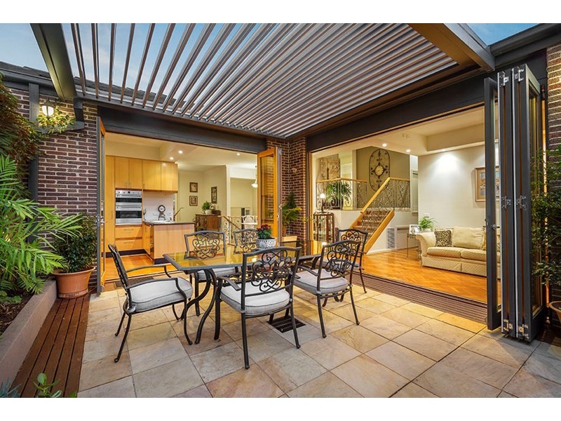 2A Saxon Street, Doncaster VIC 3108