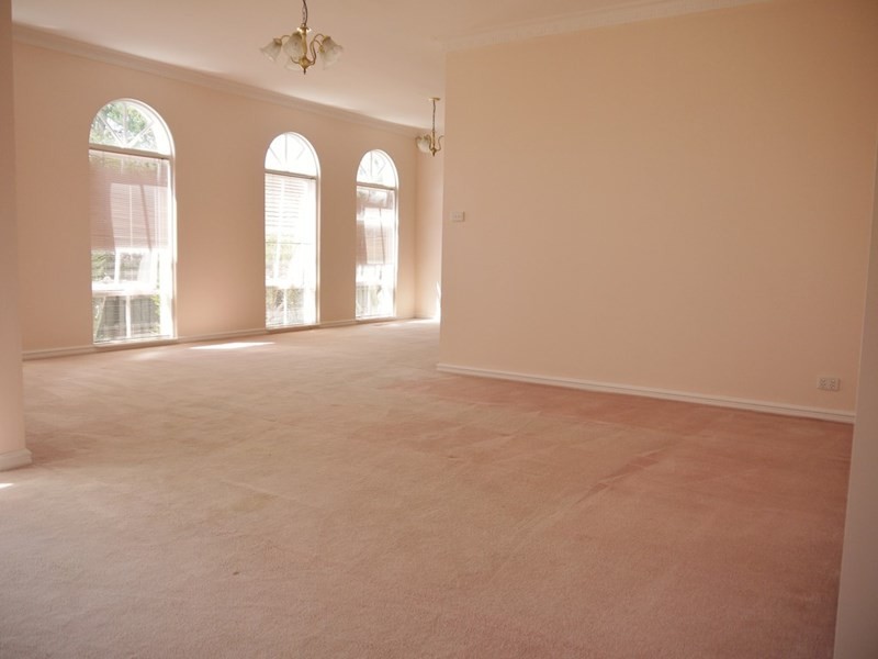 2/101 Strabane Avenue, Mont Albert North VIC 3129