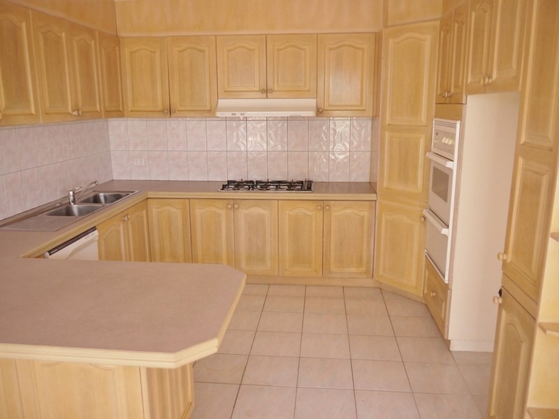 2/101 Strabane Avenue, Mont Albert North VIC 3129