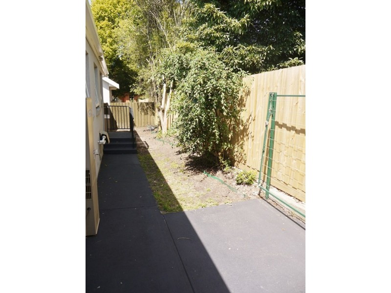 2/101 Strabane Avenue, Mont Albert North VIC 3129