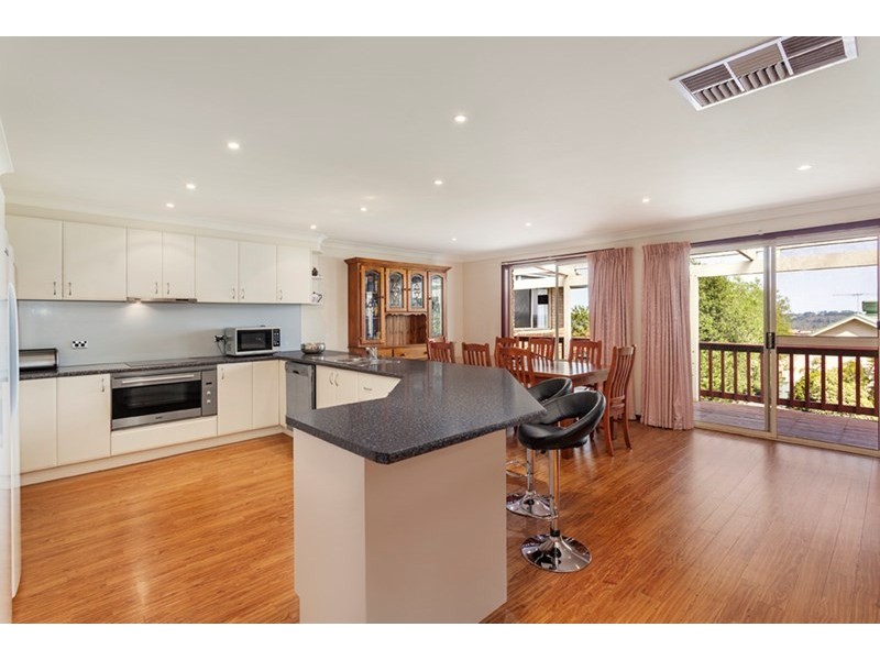 52 Kirkford Drive, Mooroolbark VIC 3138