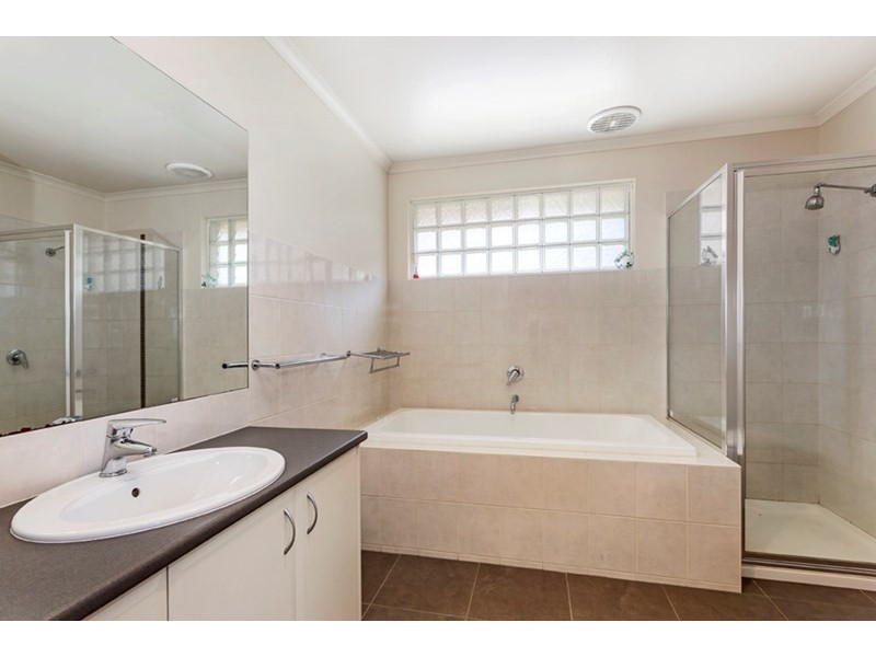 52 Kirkford Drive, Mooroolbark VIC 3138