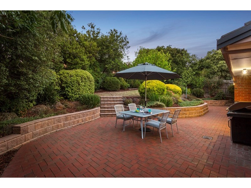 9 Pine Hill Drive, Doncaster East VIC 3109