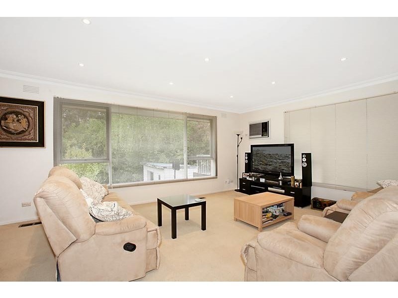 16 Peter Street, Doncaster VIC 3108