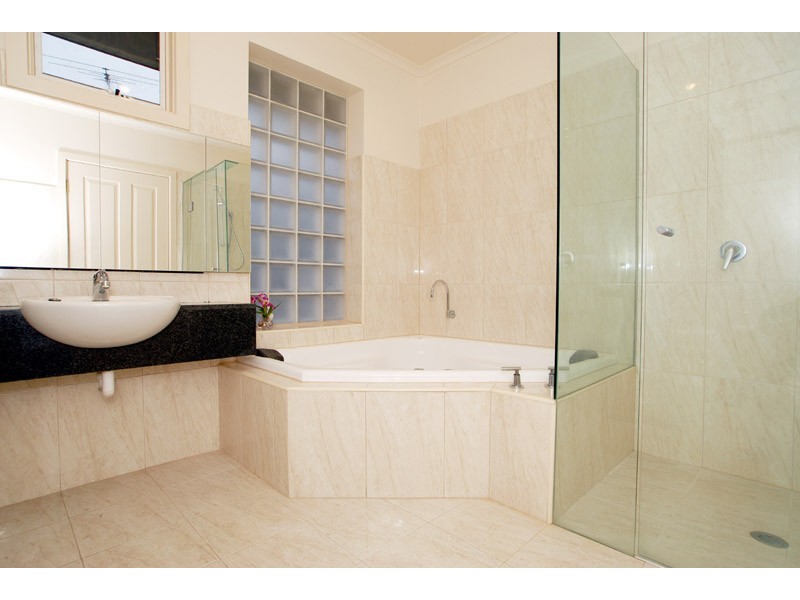 12 Toronto Avenue, Doncaster VIC 3108