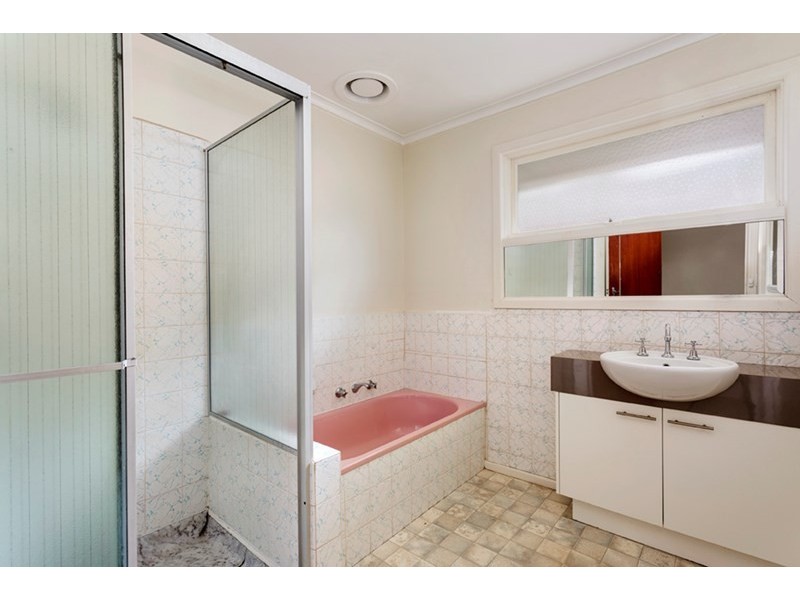 16 Peter Street, Doncaster East VIC 3109