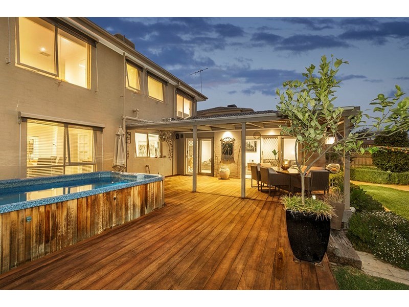 18 Carlton Court, Templestowe VIC 3106