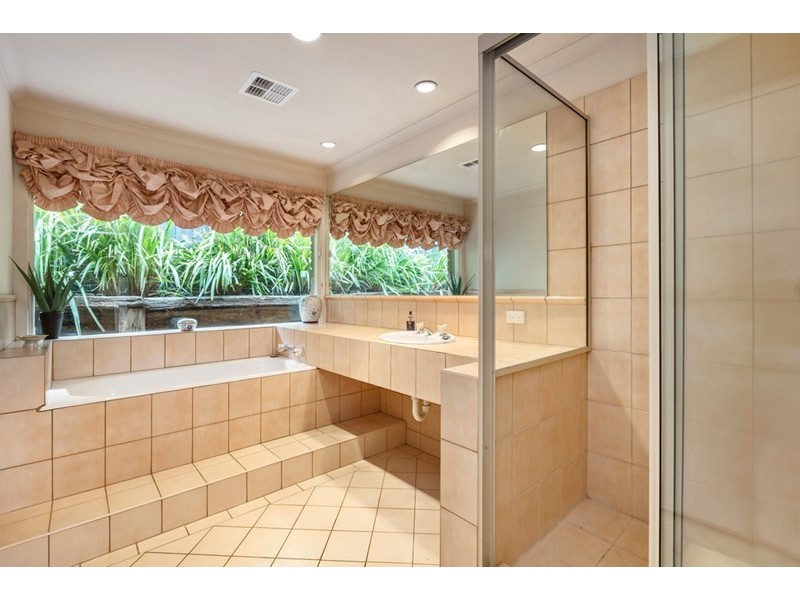 2 Flowerdrum Close, Templestowe VIC 3106