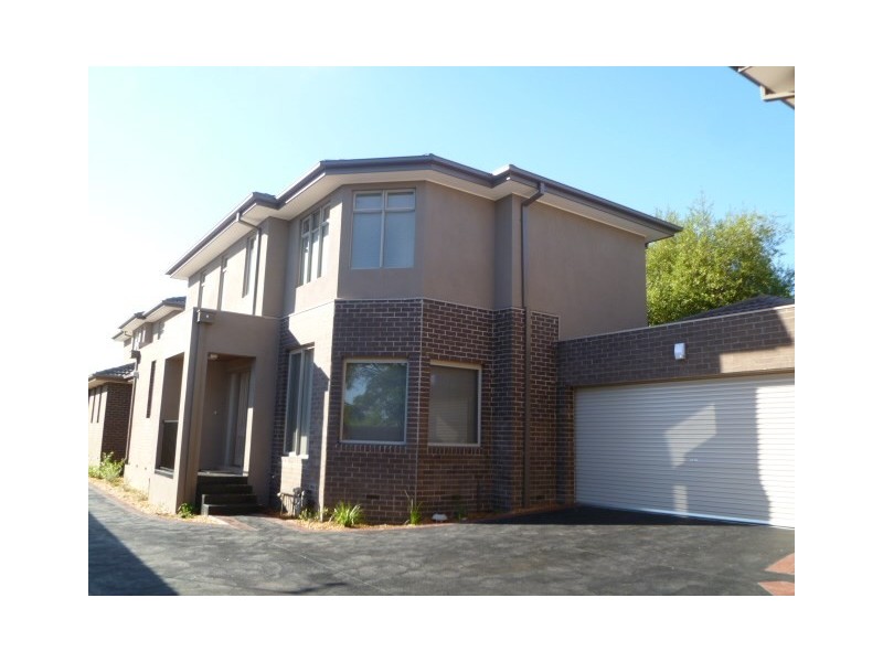 2/14 Grevillea Road, Doncaster East VIC 3109
