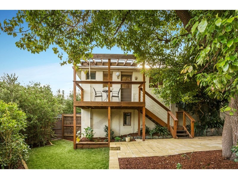 1/8 Koolkuna Avenue, Doncaster VIC 3108