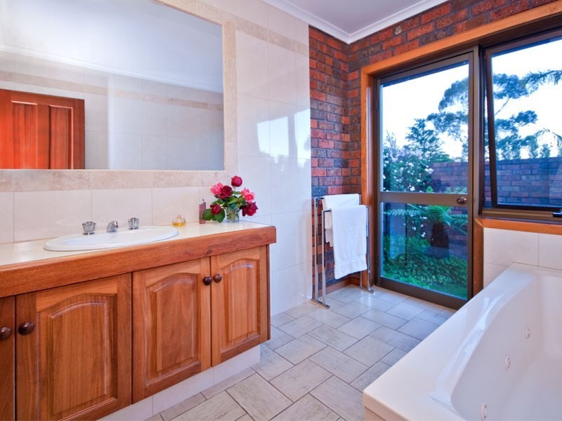 5 White Lodge Court, Donvale VIC 3111