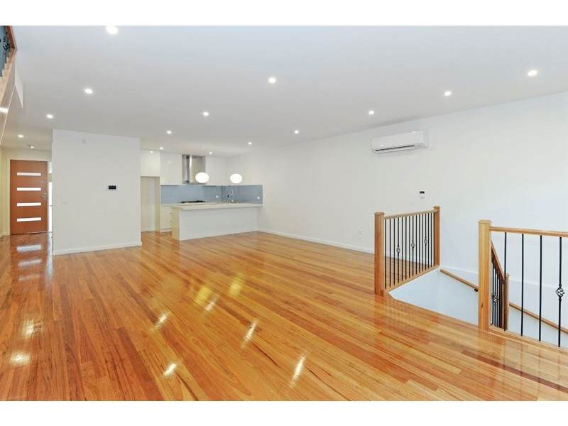 2/224 Blackburn Road, Doncaster East VIC 3109