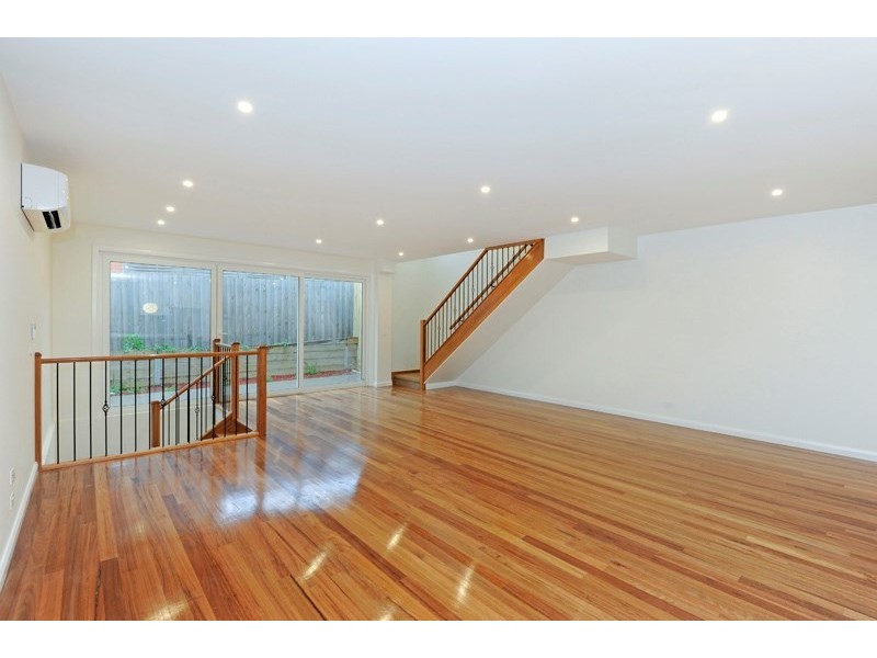 2/224 Blackburn Road, Doncaster East VIC 3109