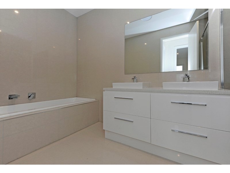 2/224 Blackburn Road, Doncaster East VIC 3109