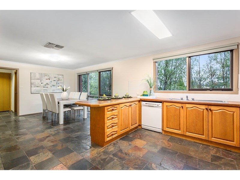 9 Vivienne Court, Doncaster East VIC 3109